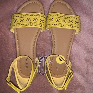 Sandals - girls size 3